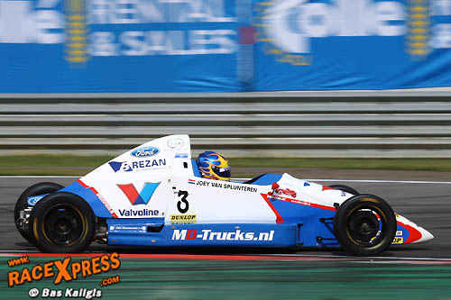 Joey van Splunteren actie Formule Ford